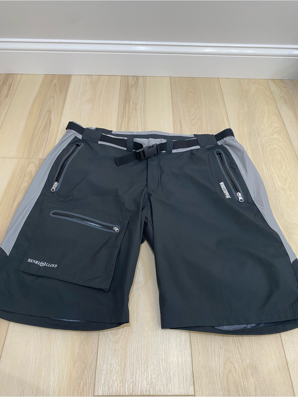 Henri Lloyd Shorts Mens XXL Cargo Sailing Belted Outdoor Wind Stopper Black Gray
